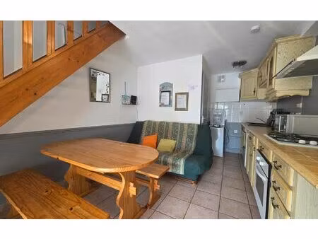 location maison  m² t-2 à vias  720 €