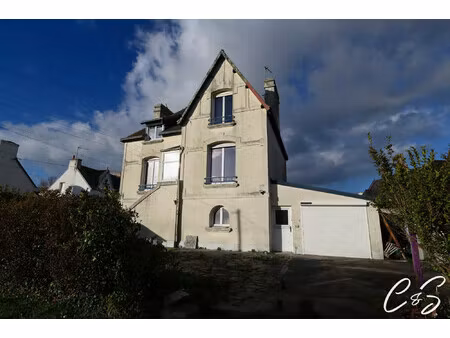 fort potentiel pour cette maison entre bourg et littoral