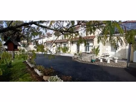 charme  espace et authenticité prèd de richelieu !