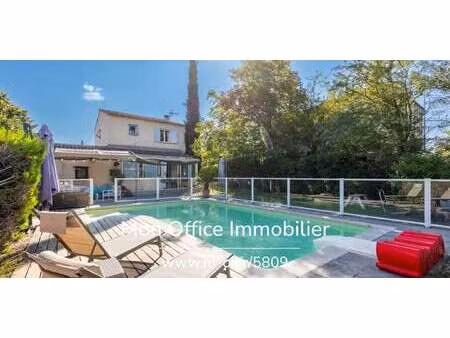 maison contemporaine avec piscine et jardin aix-en-provence (13)