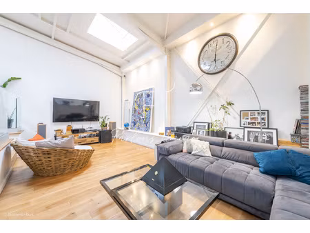 loft de 306 m2 avec terrasse quartier pavillonnaire sain