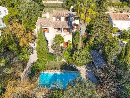 maison d'architecte signée armandoni dans domaine fermé  au calme absolu