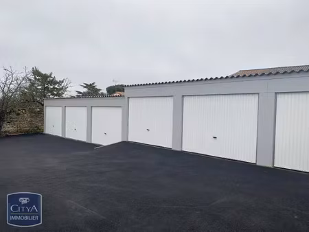 parking à louer - niort (79) - 60€