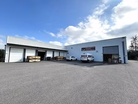 location local d'activités le fauga 1 200 m²