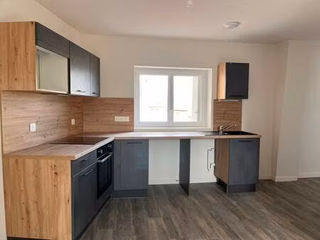 location appartement 3 pièces 60m² brioude 43100