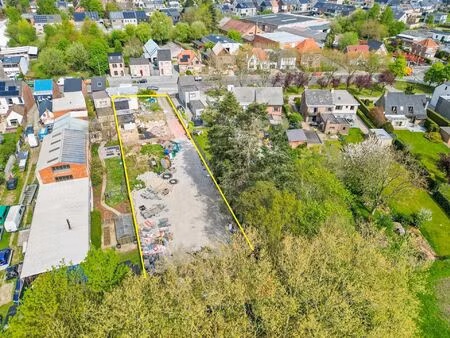 bouwgrond 1933m² en 20m breed