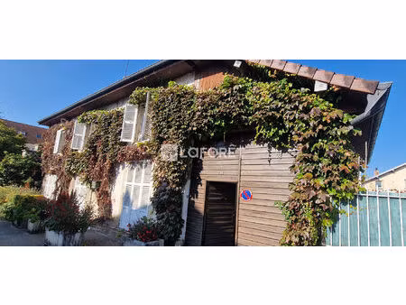 maison t10 près de cramans à vendre