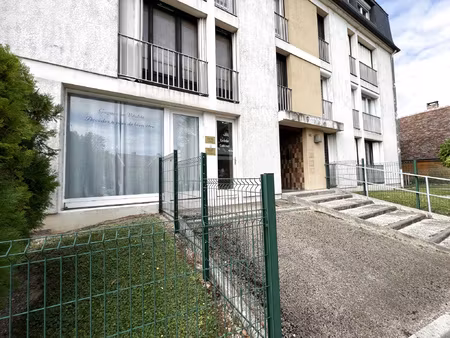 achat local commercial 66m² pont ste marie 10150