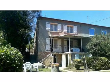 maison à sarlat avec studio à 7min à pieds du centre-ville
