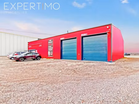 local de 465 m2 edifie sur vaste terrain clos de 3 400 m2 co