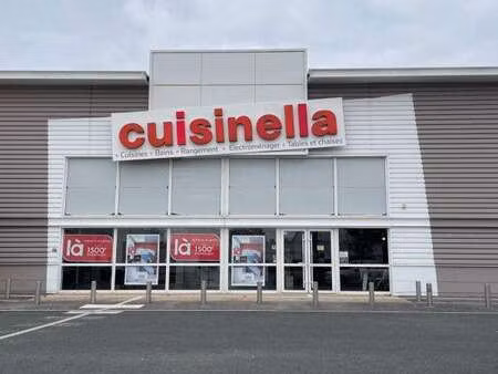 location bureaux et commerces à châteaubriant (44110) : à louer / 600m² châteaubriant