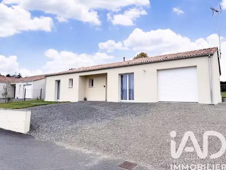 location maison meublé à cheffois (85390) : à louer meublé / 93m² cheffois