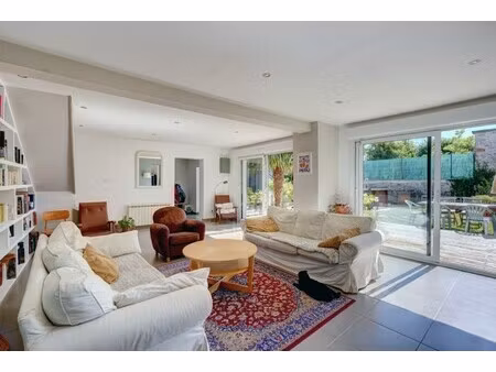 maison de luxe à vendre à civrieux-d'azergues