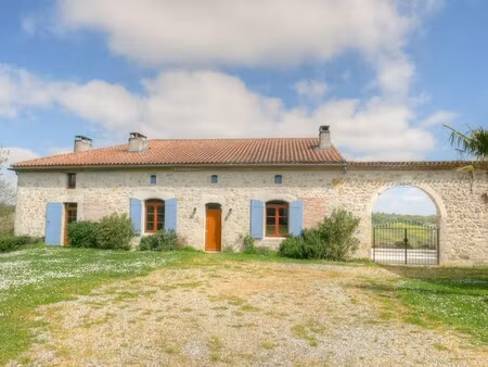 maison de luxe à vendre à saint-salvy
