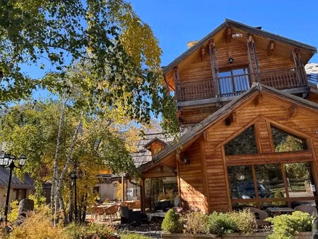maison d'hôte de luxe à vendre au le monêtier-les-bains