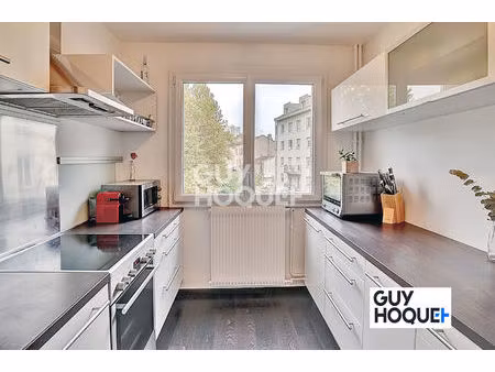 appartement traversant 4 pieces 99 m² proche montchat et futur tram t6- vue degagee avec b