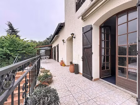 grande maison sur les hauteurs d'auzeville