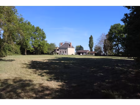 charmante maison de caractère sur plus de 7000 m2 de terrain