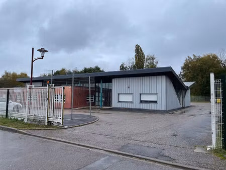 local d'activité l hopital 216 m2