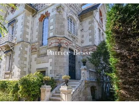 à bordeaux  quartier primerose  une villa arcachonnaise entièrement rénovée avec piscine.