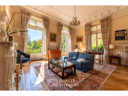 appartement en rez de jardin au coeur d'un château du 19ème siècle