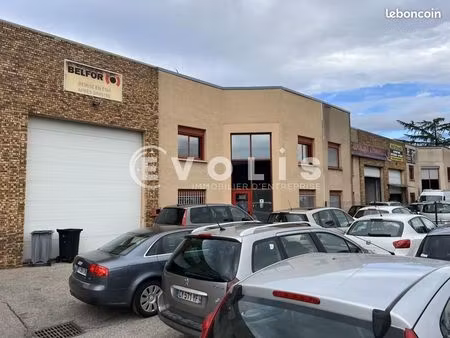 local d'activité 715 m²