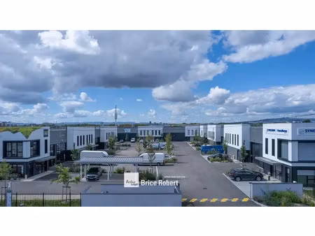 a louer - cellules dans un parc d'activités neuf - vaulx en velin