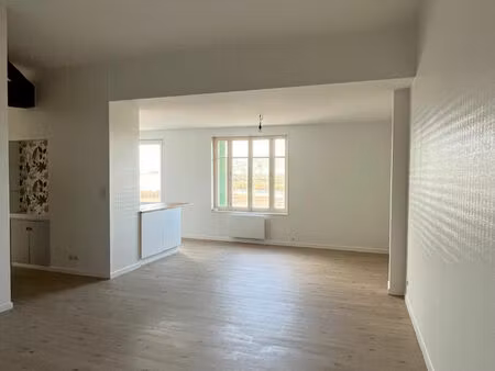 location appartement 3 pièces  80.00m²  marans