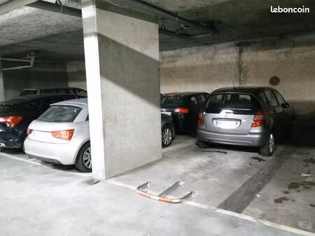 double parking - suresnes - place du ratrait