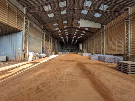 vente locaux professionnels 3100 m² à précy-sur-oise (60460)  1 700 000 €