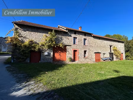 fermette indépendante en pierre sur un terrain de 1 910 m2 