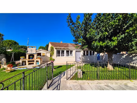 graveson - maison de plain-pied avec piscine