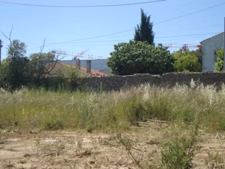 vente terrain 225 m² à hyeres (83400)  225 000 €