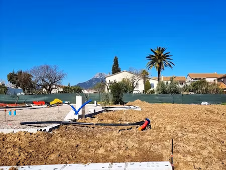 vente terrain 300 m² à la crau (83260)  255 000 €