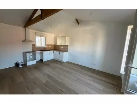 location appartement  m² t-2 à étaules  550 €