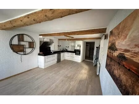 location maison  m² t-3 à redessan  852 €