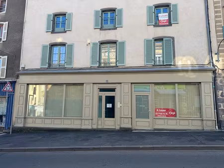 location locaux professionnels 143 m² à saint-flour (15100)  nan €
