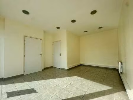 location bureaux et commerces à pleyben (29190) : à louer / 24m² pleyben