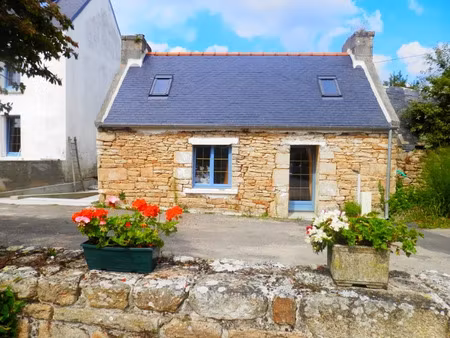 location meublée maison 3 pièces 33 m² à plozévet (29710)  780 €