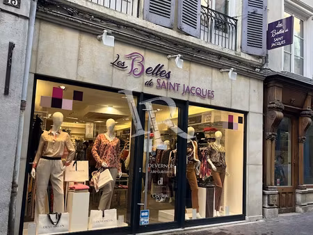 location locaux professionnels 102 m² à le puy-en-velay (43000)  850 €