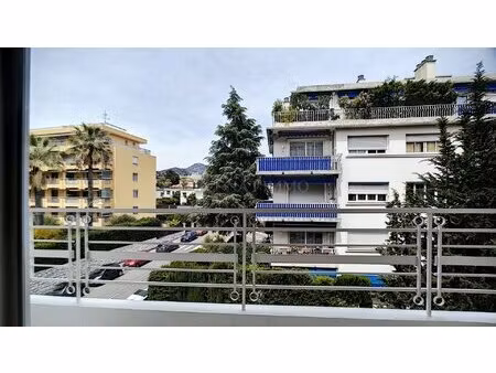 grand 2 pièces coeur de cimiez à louer au 23 novembre 2025