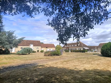 bâtisse d'exception au cadre enchanteur !!