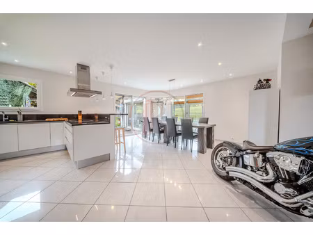 maison contemporaine de 2006 de 230 m2 habitables