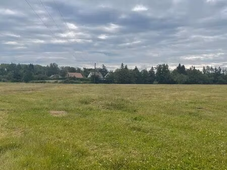 terrain 743 m² tigy