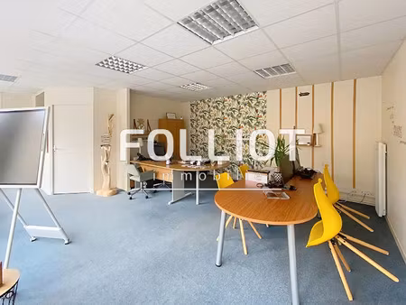 vente bureaux et commerces à coutances (50200) : à vendre / 69m² coutances