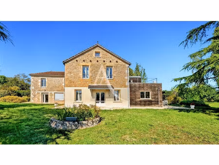 maison d'architecte avec deux habitations et son parc.