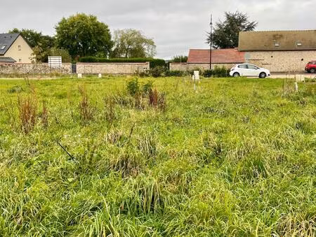 beau terrain plat sans vis à vis au calme