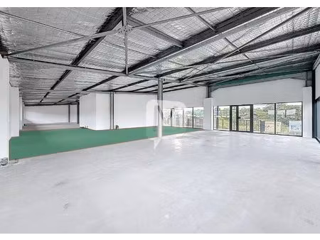 dpt guyane  à louer matoury locaux de 89 à 90 m² au rez-de-chaussée et 1er étage