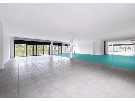 dpt guyane  à louer matoury locaux de 89 à 90 m² au rez-de-chaussée et 1er étage