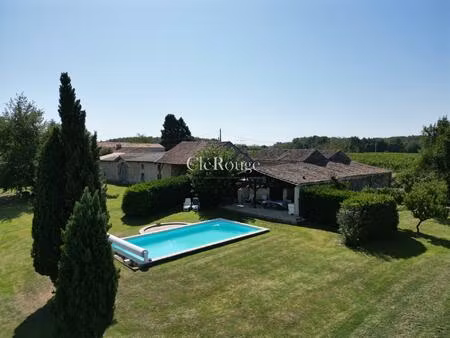 gensac - belle maison de charme avec dépendances et vues dégagées